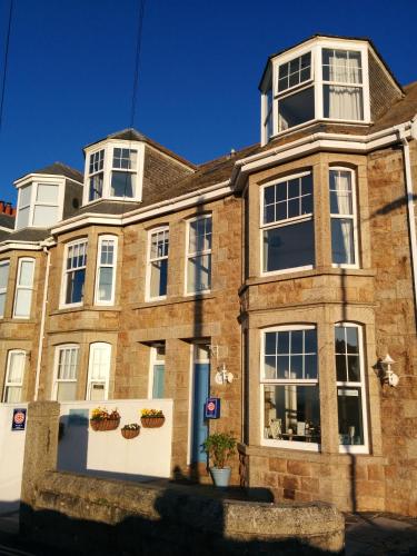 B&B St Ives - Tregony Guest House - Bed and Breakfast St Ives