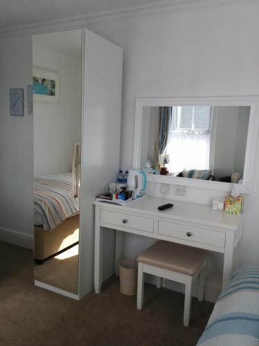 Tregony Guest House - image 12