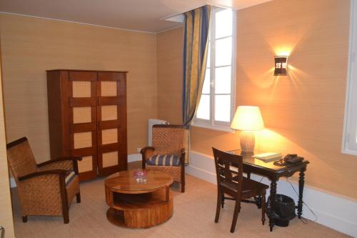 Deluxe Double or Twin Room with Garden View