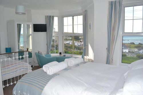 Room, family, sea view