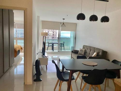 Hermoso Apartamento en Punta del Este, piso alto.