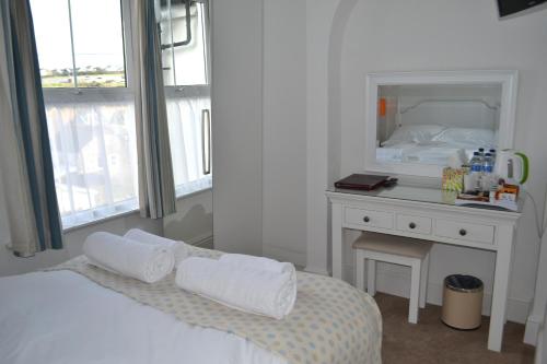 Tregony Guest House - image 3