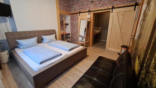 Hotel Aleo - image 9