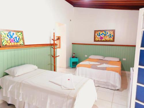 1 double bed, 2 twin beds