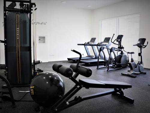 Mira Holiday Homes - Newly Serviced Studio in Business Bay - AG tower