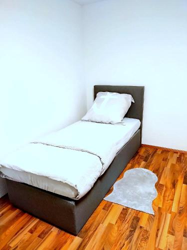 Arbeiter- und Gruppenwohnung mit Parkplatz, Kuche, WLAN, 1-5 Personen - Schwabisch Hall