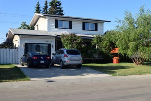 The Dewberry Homestay B&B - Accommodation - Edmonton