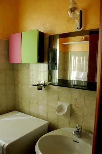 Bathroom, Casa vacanze Via delle Gallie in Pont-Saint-Martin