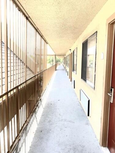 Executive Inn - image 7