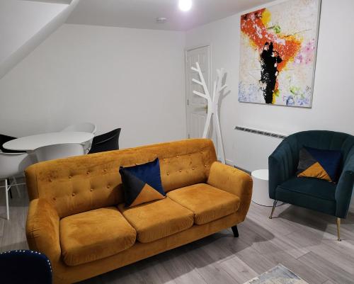 Garland Modern 2 Bedroom Apartment With Parking London