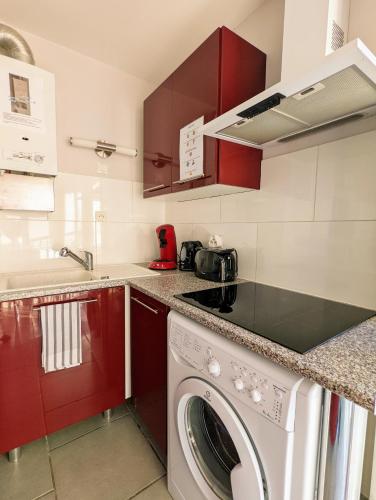Küche, Appartement cosy avec parking proche port et plage in Agde