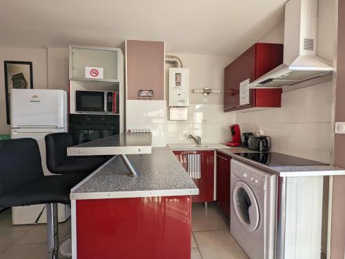 Küche, Appartement cosy avec parking proche port et plage in Agde
