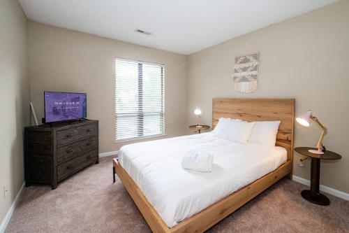 Attractive 2BR with Gym & Parking