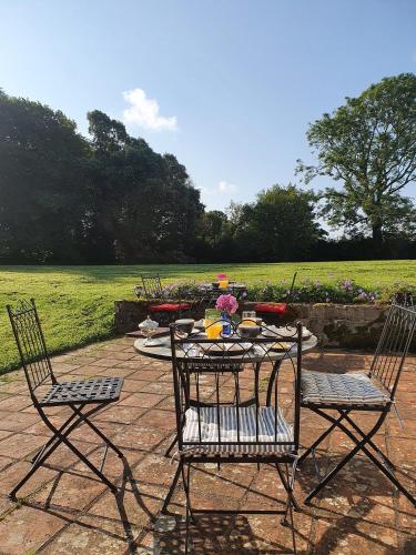 Kilmahon House, P25A973 in Cork Airport