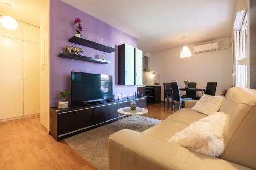 Flexible SelfCheckIns 29 - Zagreb - 1 Bedrooom - Loggia - New – khách sạn tại Stenjevec