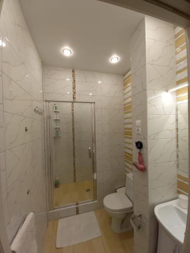 Downtown Apartment On Galiaskara Kamala 18 - image 9