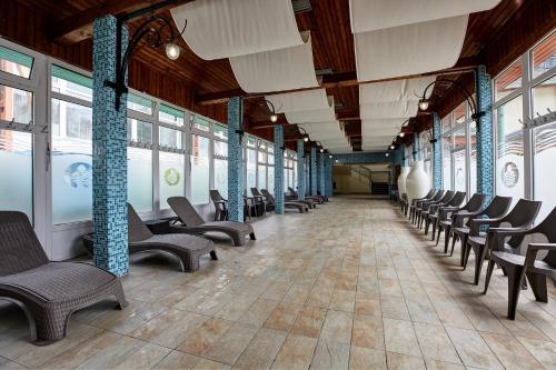 สระว่ายน้ำ, Aqua Hotel Termal in โมซอนมากีย์โรวาร์