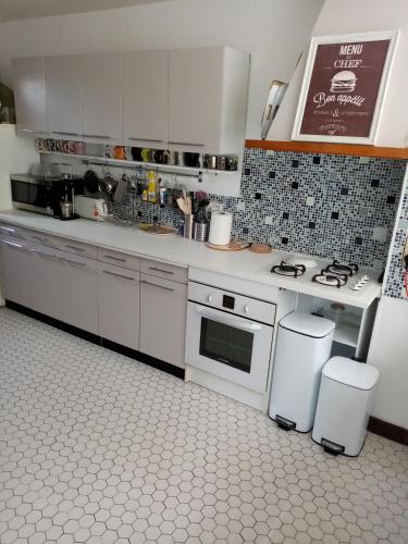 GITE LES 27 ROSES ET PLUS in Châtel-Censoir