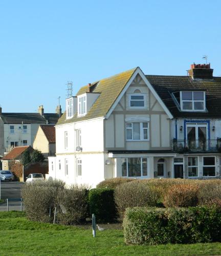 Harbour View holiday home right by Gorleston beach