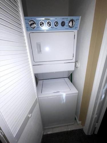 Luxury Miami 2br Townhouse Near Stadium !!