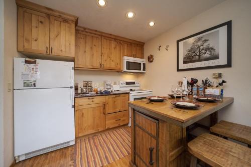 Hi Country Haus - 13-15 Condo in Winter Park, USA