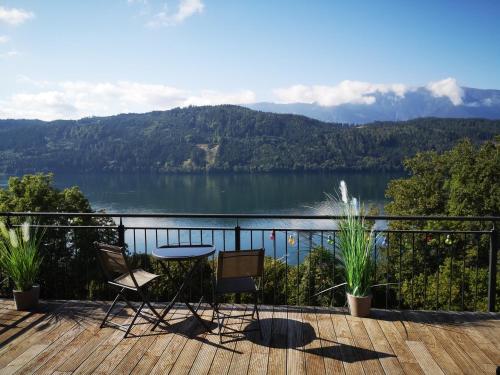 Apartment with Lake View