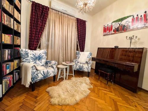 Central apartment w/ fire place - ground floor