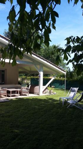 Maison à la campagne bordelaise gîte à louer Salleboeuf