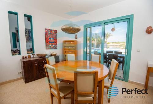 Stunning Golf Villa in El Gouna with Boat & Heated Pool