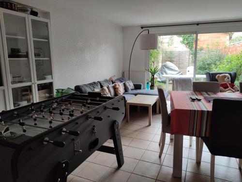 Agreable maison de ville avec billard et babyfoot