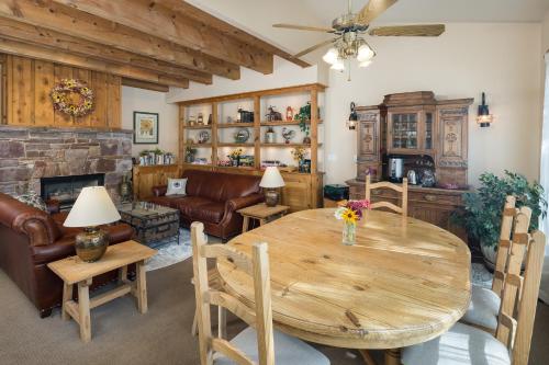 Sunflower Hill Inn - image 2