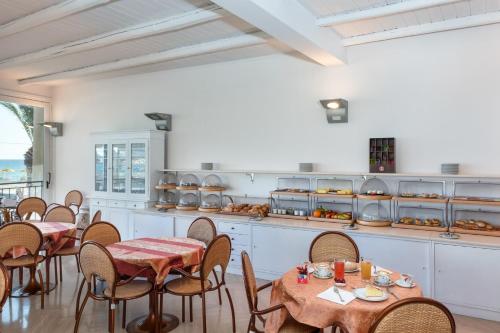 Hotel Riviera - image 9