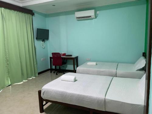2 twin beds