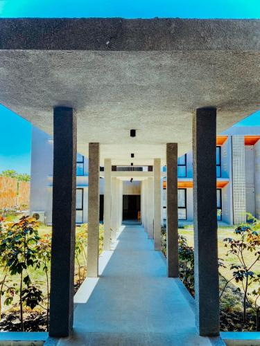 ทางเข้า, Kambaniru Beach Hotel and Resort in ซัมบา ไอส์แลนด์