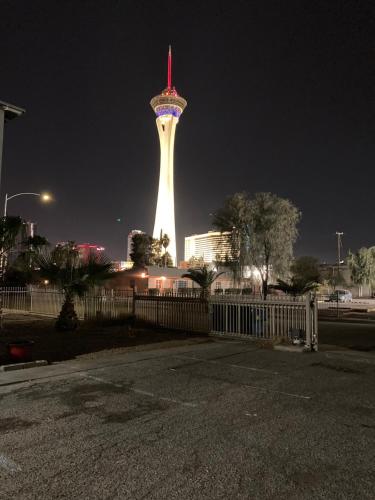 Convenient and lovely 2 bedroom near Las Vegas strip 1707 D