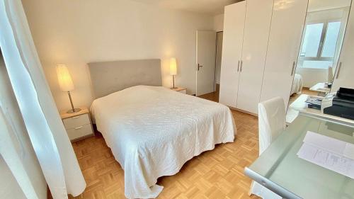 Close to the lake and very spacious 3 bedroom - image 8