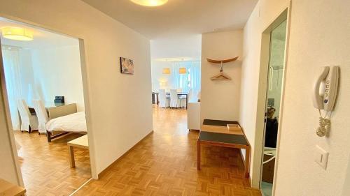 Close to the lake and very spacious 3 bedroom - image 10