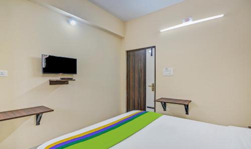 Standard Double Room image 3