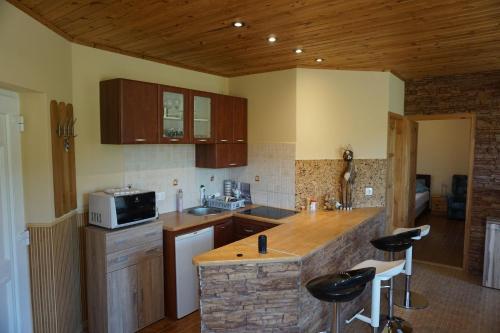 Kitchen, FUZFA VENDEGHAZ in Demjen