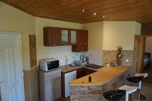 Kitchen, FUZFA VENDEGHAZ in Demjen