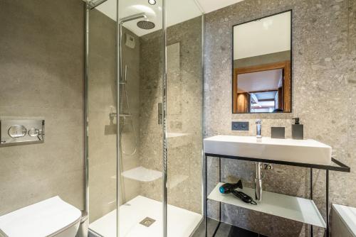 Three-Bedroom Apartment image 10