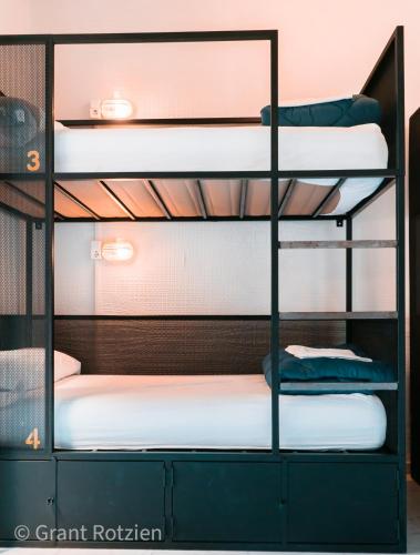 Oasis Backpackers' Hostel Sevilla & Coworking - image 3