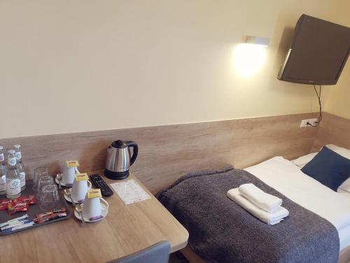 3 twin beds