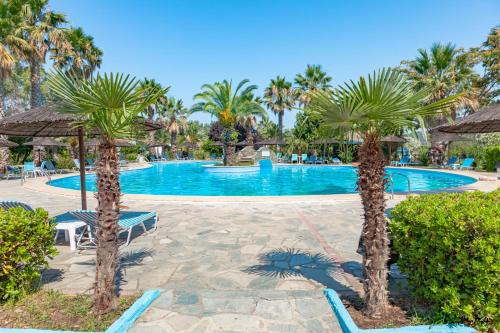 Tropical Hotel Fourka Hotel de charme Kalýves Polygýrou