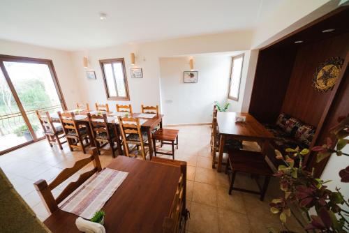 Topset Hotel in Karaoğlanoğlu
