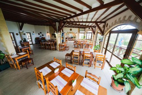 Topset Hotel in Karaoğlanoğlu