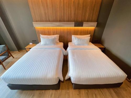 335741272 The Teak Hotel