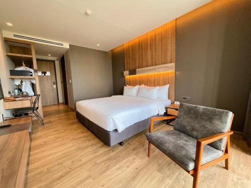 335741436 The Teak Hotel