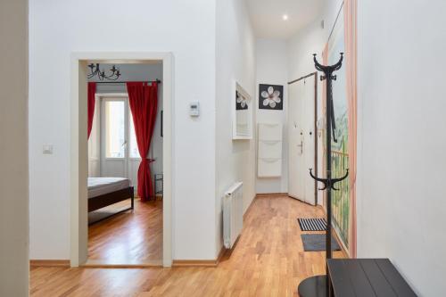 Prague Days - One-bedroom Apartment with Balcony and Elevated Chill Zone in Old Town - image 8