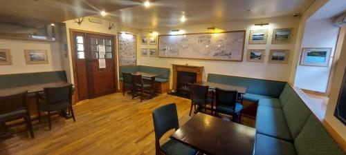 Gordon Arms Hotel - image 5